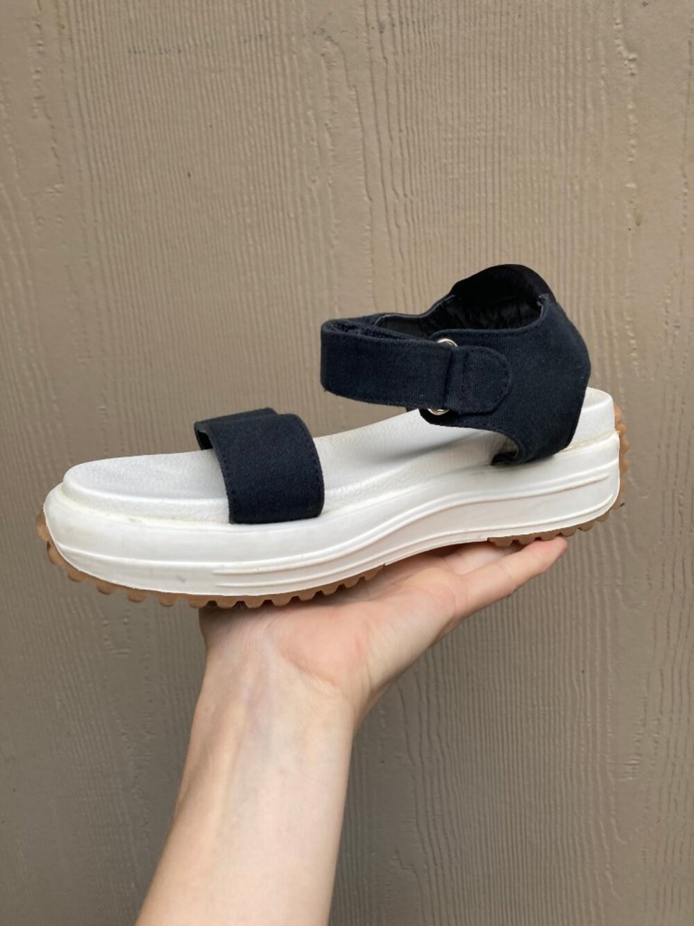 MIA Platform Haikuu Sandals | Girls 4 or Women's 6 | Adjustable Straps